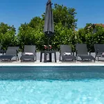 Zavala Villa Brzac